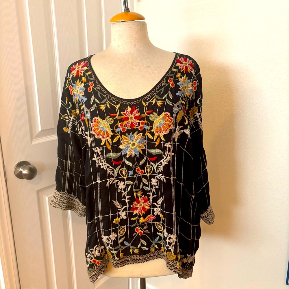 Chic Black and Red Blouse with Elegant Design